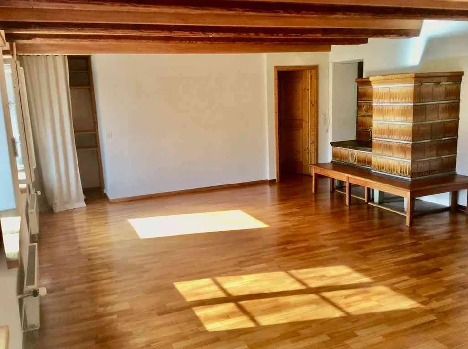 Sehr schöne, grosszügige Altbauwohnung