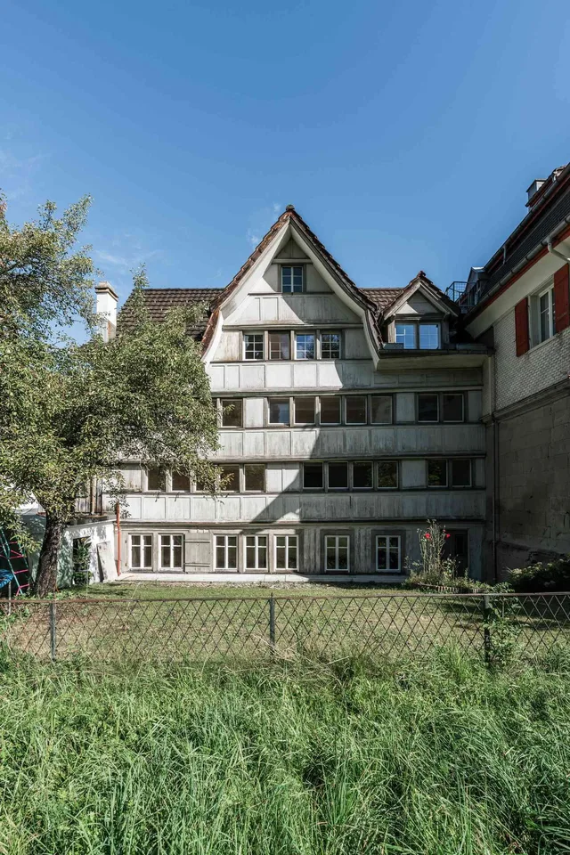 Im Zentrum, mit Garten, 75m2, 4-5-Zimmer, Neu-Renoviert