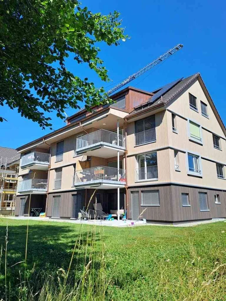 Neuwertige, moderne 4.5 Zimmer Wohnung Baujahr 2025