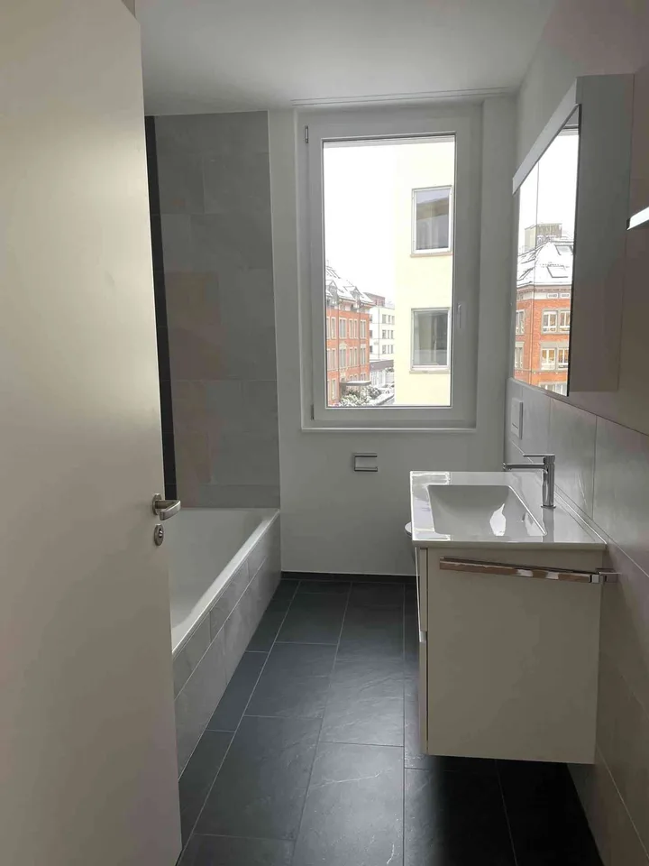 3.5 Zimmer Neubauwohnung, mit Loggia