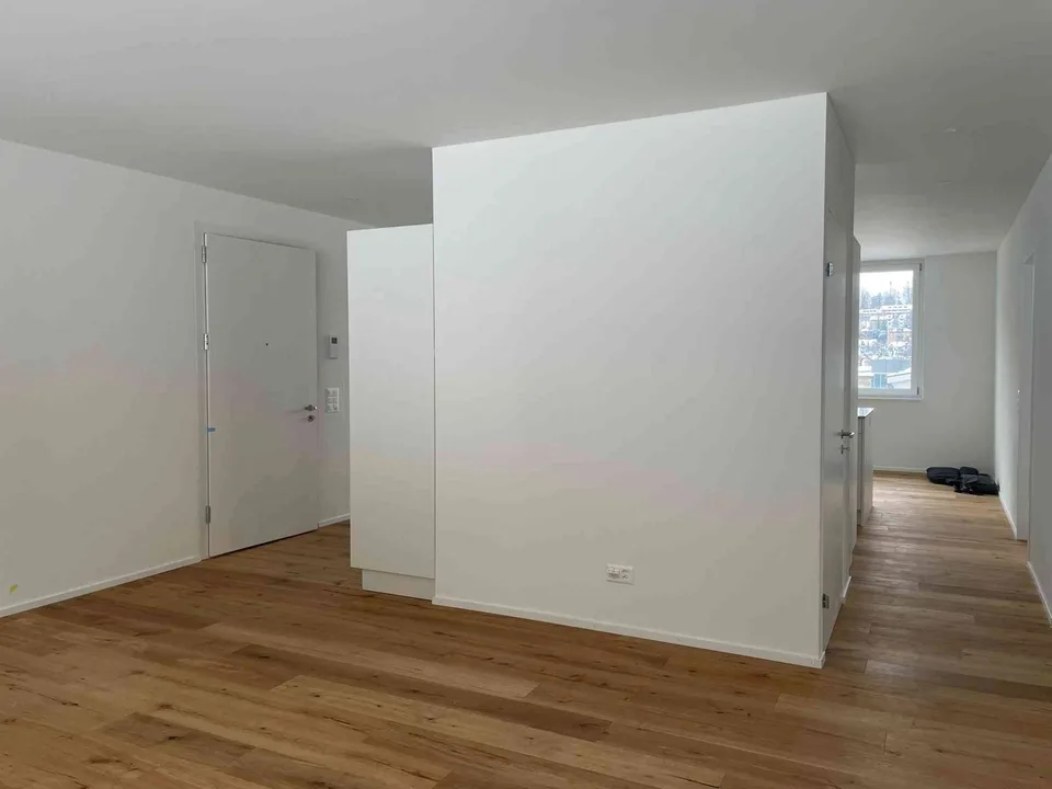 3.5 Zimmer Neubauwohnung, mit Loggia