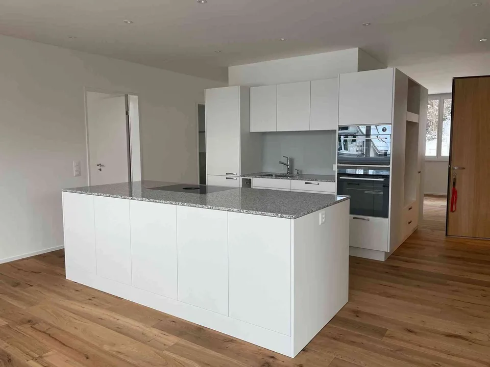 3.5 Zimmer Neubauwohnung, mit Loggia