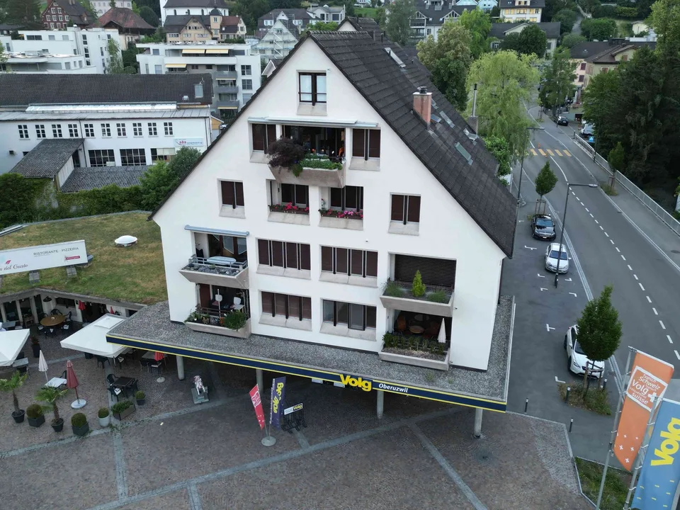Erstbezug nach Renovation – 3.5-Zimmer-Wohnung mitten im Dorfkern