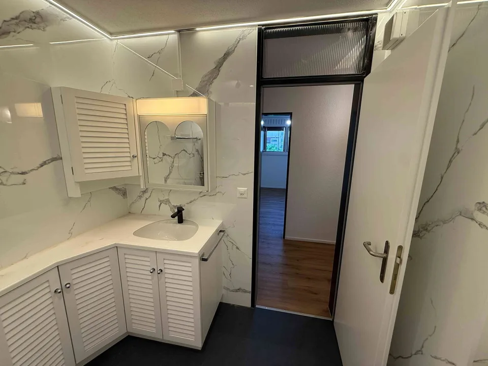 Erstbezug nach Renovation – 3.5-Zimmer-Wohnung mitten im Dorfkern