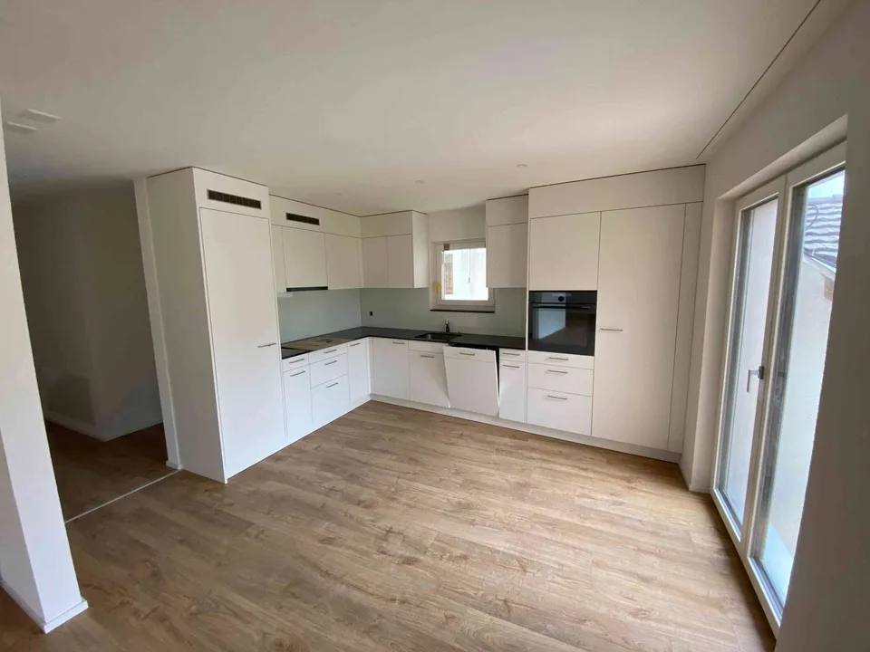 Moderne, grosse 4.5 Zimmerwohnung