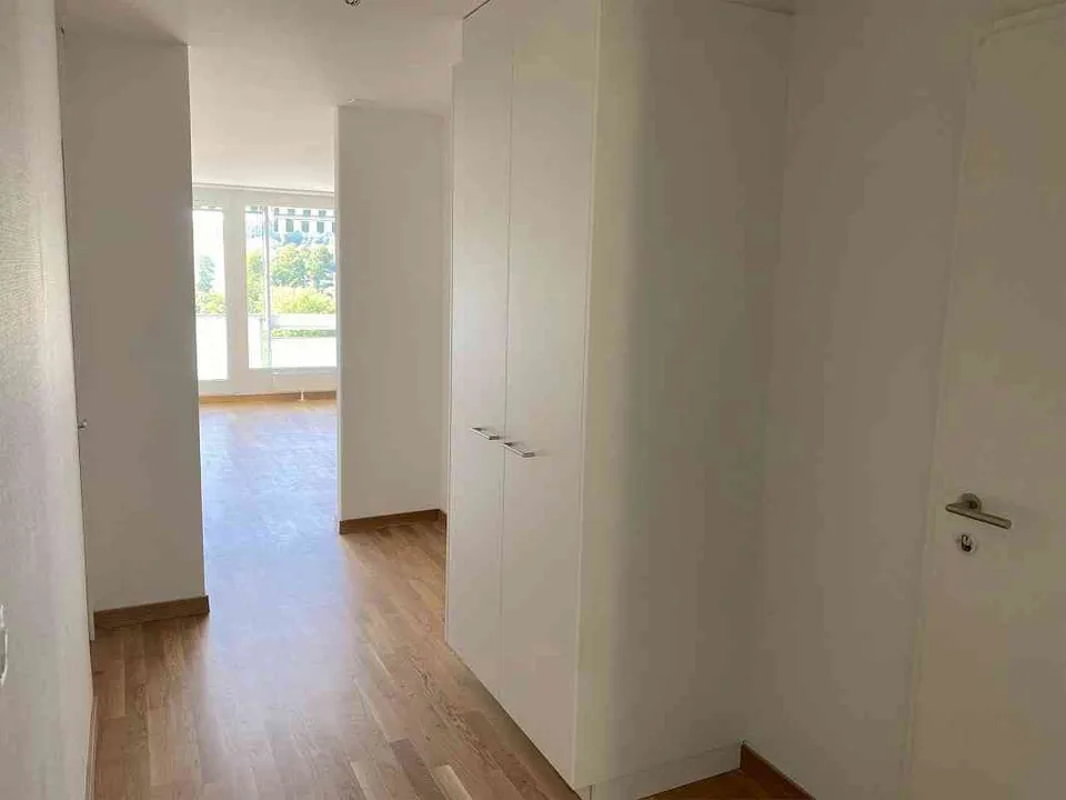 Wunderschöne 3.5 Zimmer Wohnung mit Ausblick ins Gründe (Nr. 4)