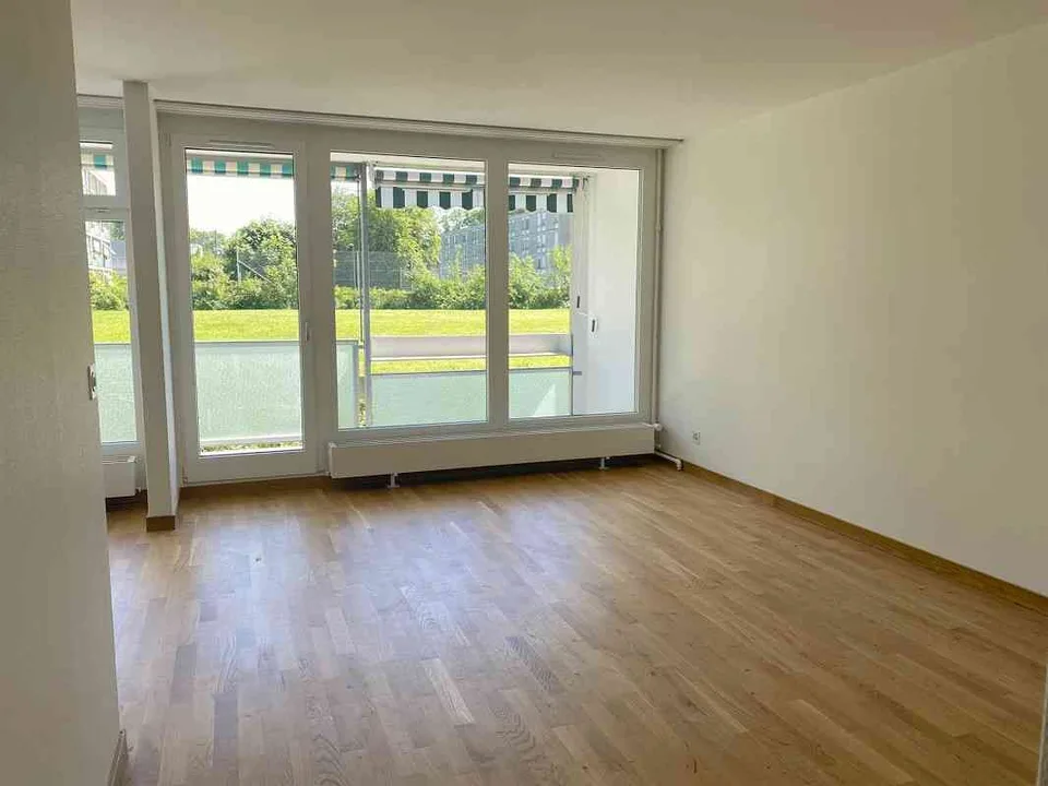 Wunderschöne 3.5 Zimmer Wohnung mit Ausblick ins Gründe (Nr. 4)