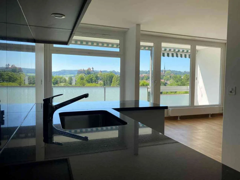 Moderne 4.5 Zimmer Wohnung mit toller Aussicht (Nr. 15)
