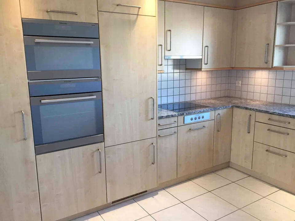 4.5 Zimmer Wohnung, ca. 150 m2, zu vermieten, mit grossem Balkon