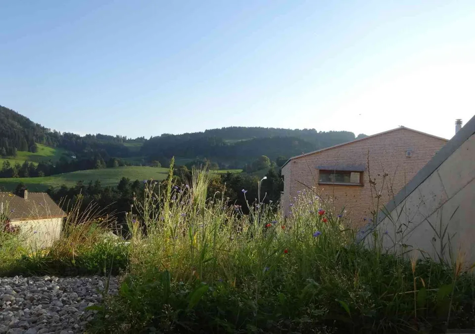 Aussichtsreiches Wohnen im kühlen Haus am Sonnenhang