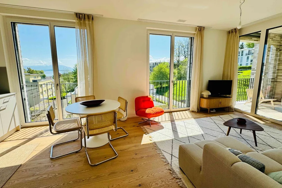 3.5 room apartment Neubau-Wohnung mit traumhaftem Blick auf den Bergen und See