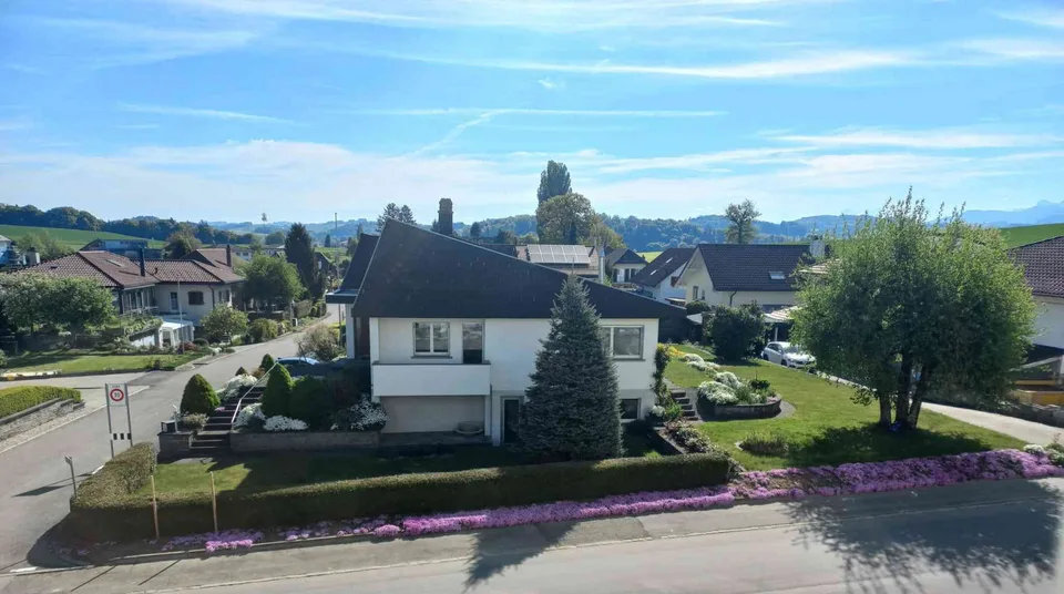 7 1/2 Zimmer Einfamilienhaus mit Gewerberaum