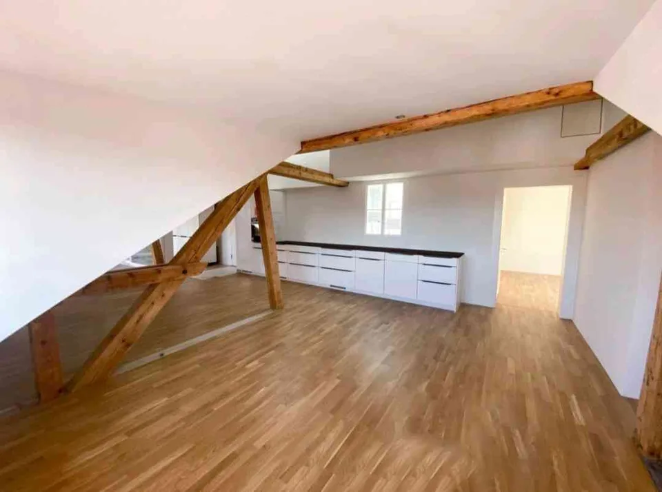 1.5-Zimmer Dachwohnung mitten im Zentrum Thuns