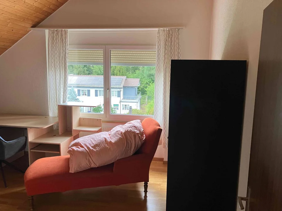 Charmant appartement de 3,5 pièces en mansarde à Hasle près de Burgdorf !
