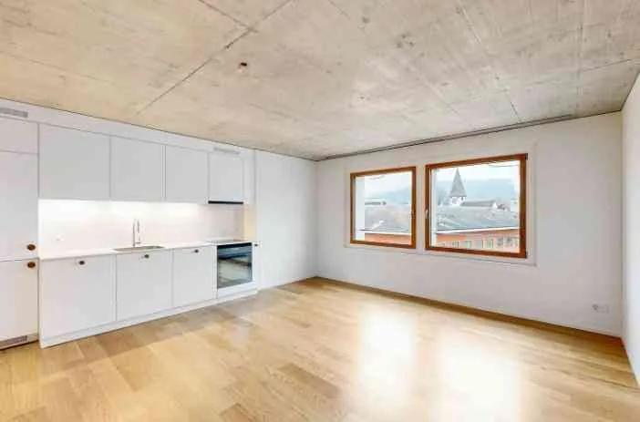 Grosse 2.5 Zimmerwohnung gleich beim Lindenplatz