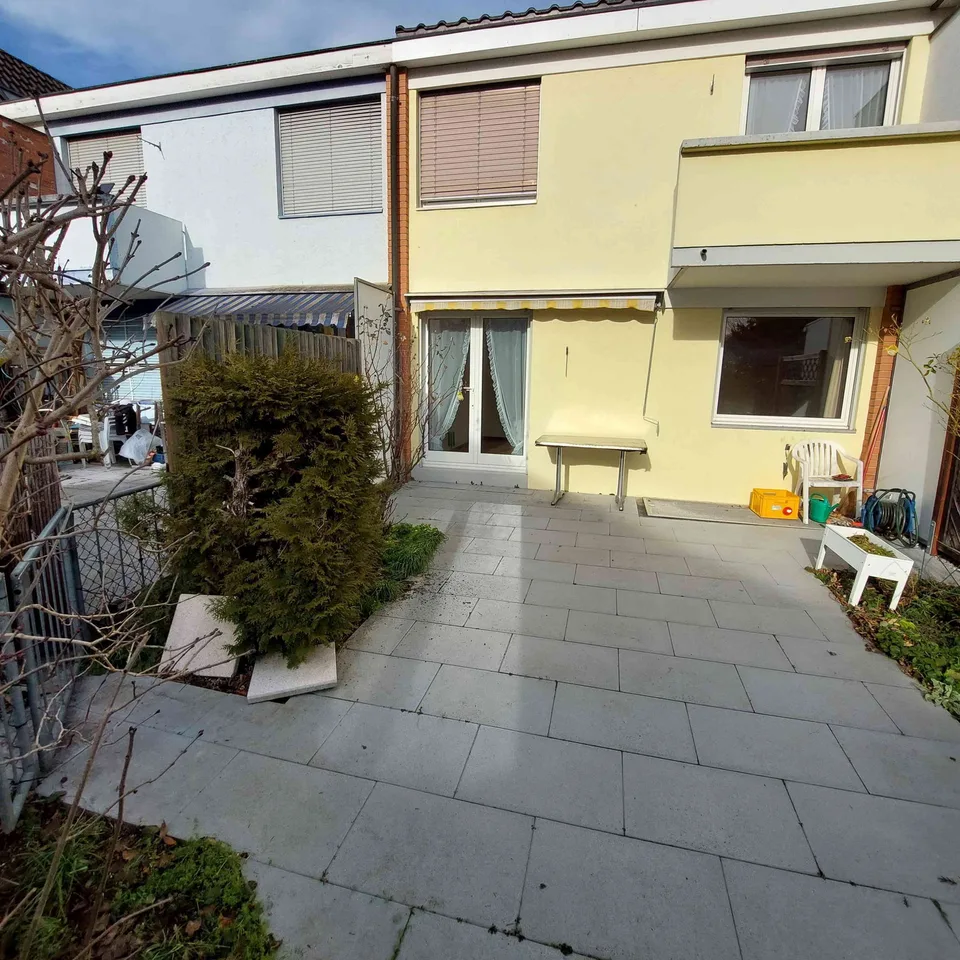 Gepflegtes 4.5 Zimmer Reihenhaus an Top Lage