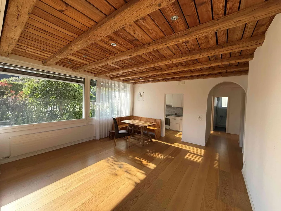 Helle 3 Zimmer-Wohnung mit Garten im Zentrum von Flims