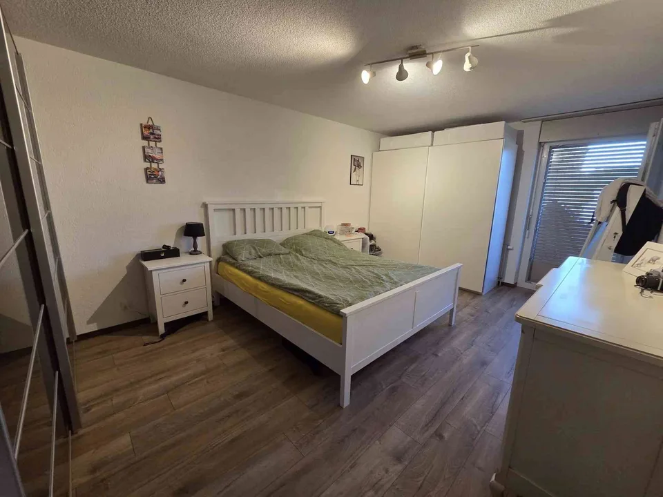 Grosse 3.5-Zimmer-Wohnung mit Galerie, Cheminée und eigener Waschküche