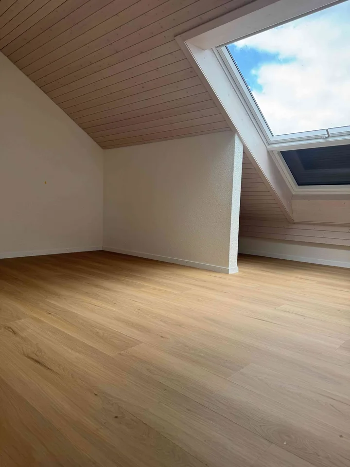 Neu renovierte, helle 4.5-Zimmer Dachwohnung
