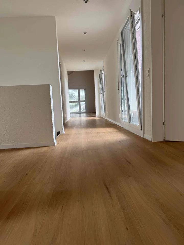 Neu renovierte, helle 4.5-Zimmer Dachwohnung