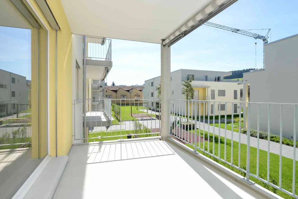 Moderne 2.5 Zimmer Wohnung mit Balkon