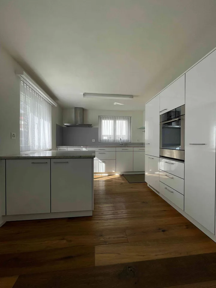Moderne 4.5-Zimmer-Wohnung an zentraler Lage