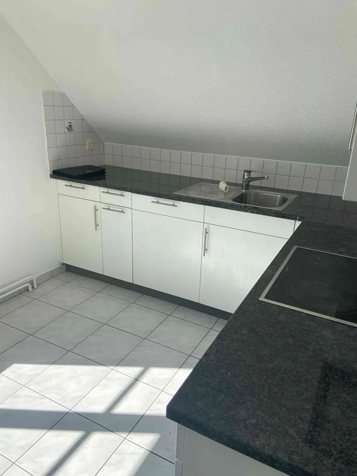 Grosszügige 4-Zimmer-Wohnung im 3. Obergeschoss zu vermieten