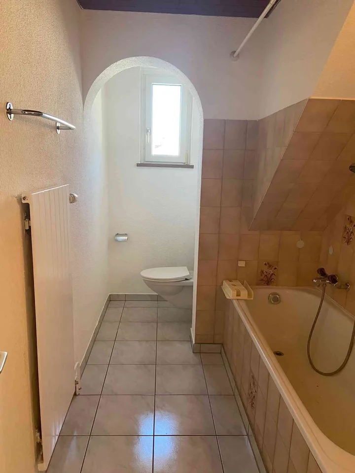 Grosszügige 4-Zimmer-Wohnung im 3. Obergeschoss zu vermieten – photo 8 sur 13