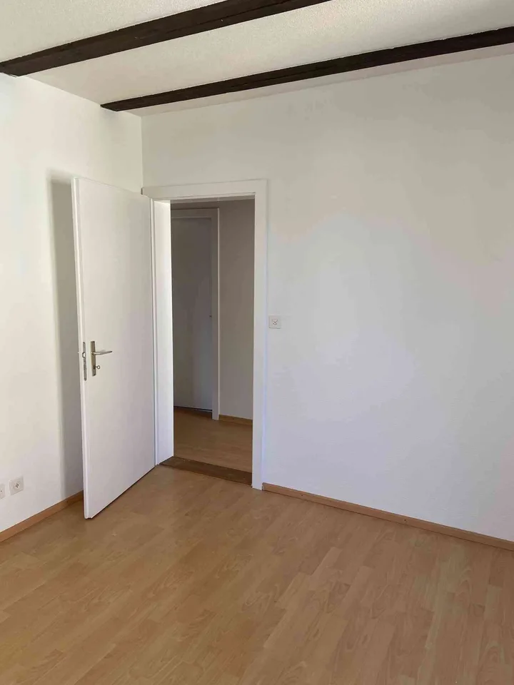 Grosszügige 4-Zimmer-Wohnung im 3. Obergeschoss zu vermieten – photo 6 sur 13