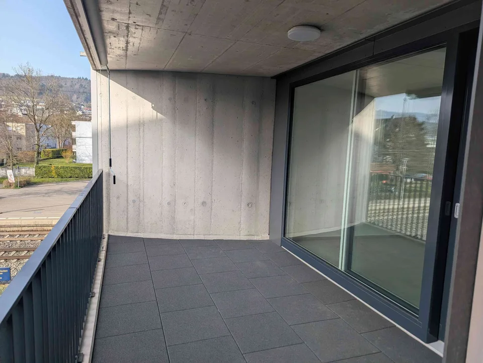 Erstbezug direkt am Bahnhof Buchs ZH