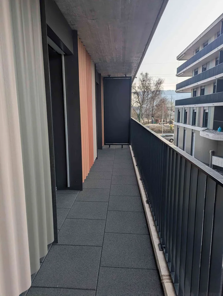 Erstbezug direkt am Bahnhof Buchs ZH