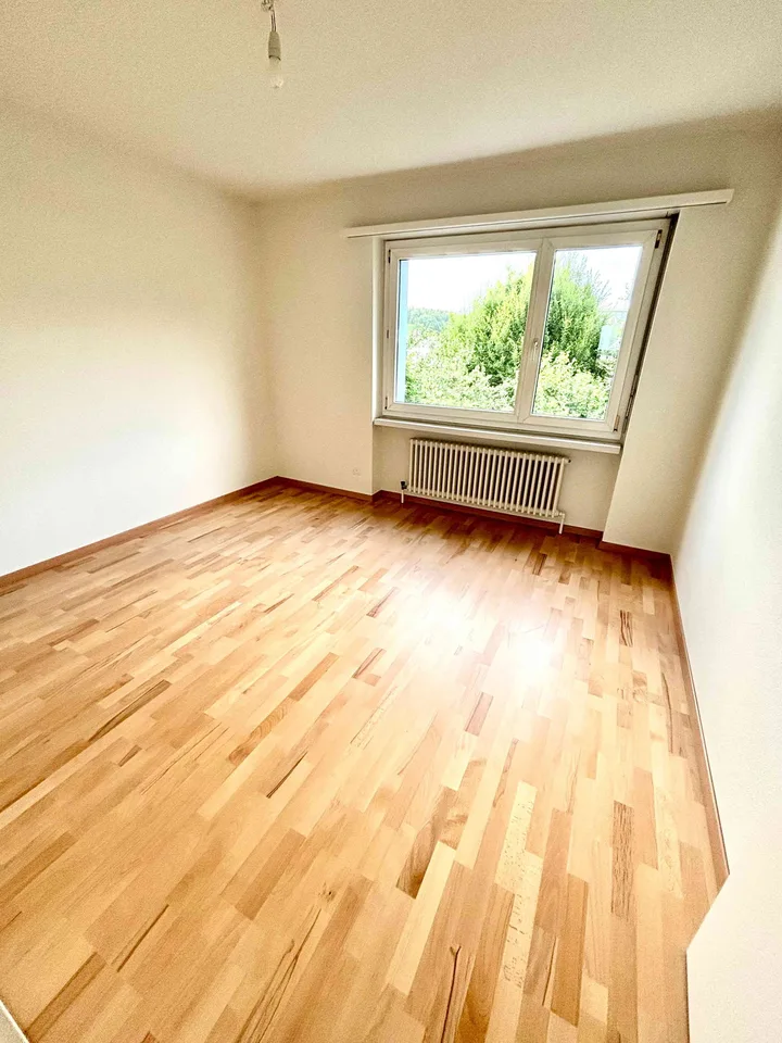 Sonnige Wohnung im Grünen inkl. Einzelgarage und Aussenparkplatz
