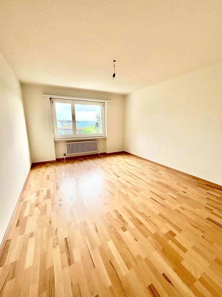 Sonnige Wohnung im Grünen inkl. Einzelgarage und Aussenparkplatz