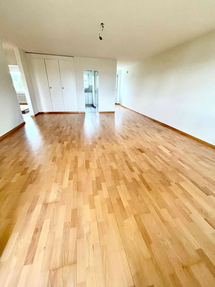 Sonnige Wohnung im Grünen inkl. Einzelgarage und Aussenparkplatz