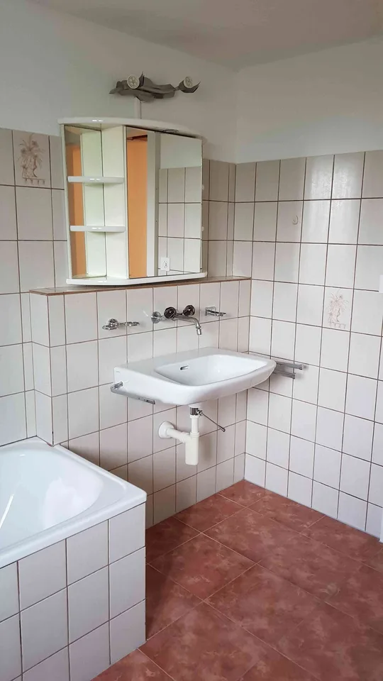 4 1/2-Zimmer-Wohnung, 1. OG, 87 m2, mit Balkon 13 m2