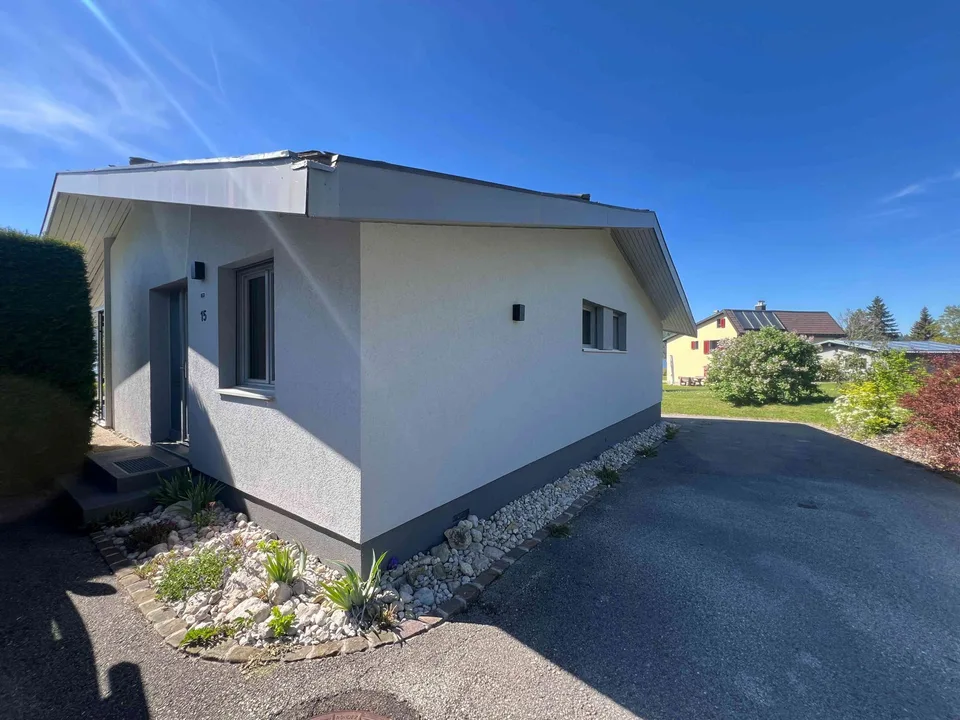 Maison exceptionnelle au bord du lac de Joux: opportunité à ne pas manquer