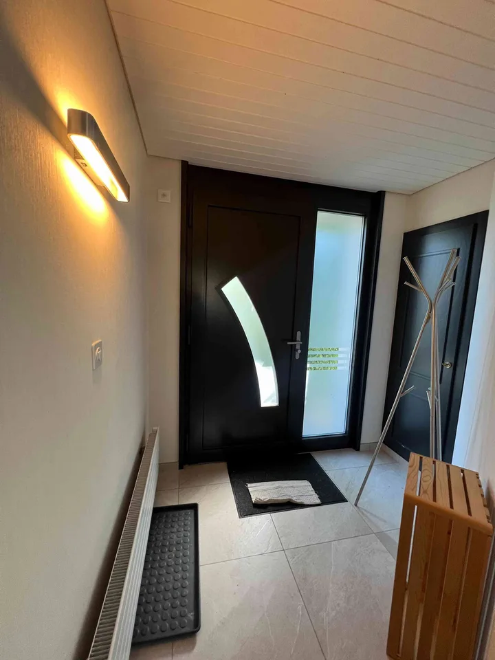 Maison exceptionnelle au bord du lac de Joux: opportunité à ne pas manquer