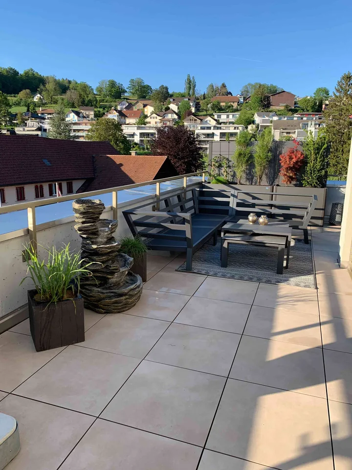 schöne Neubau 3.5 Zimmer-Wohnung