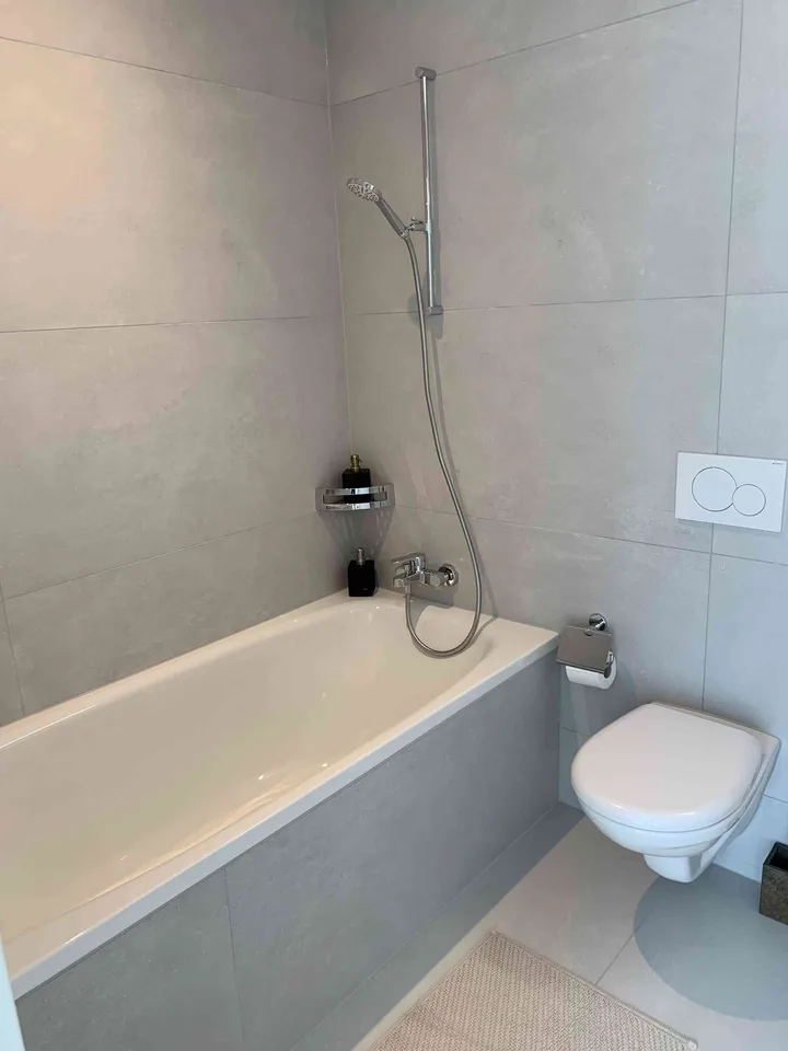 schöne Neubau 3.5 Zimmer-Wohnung