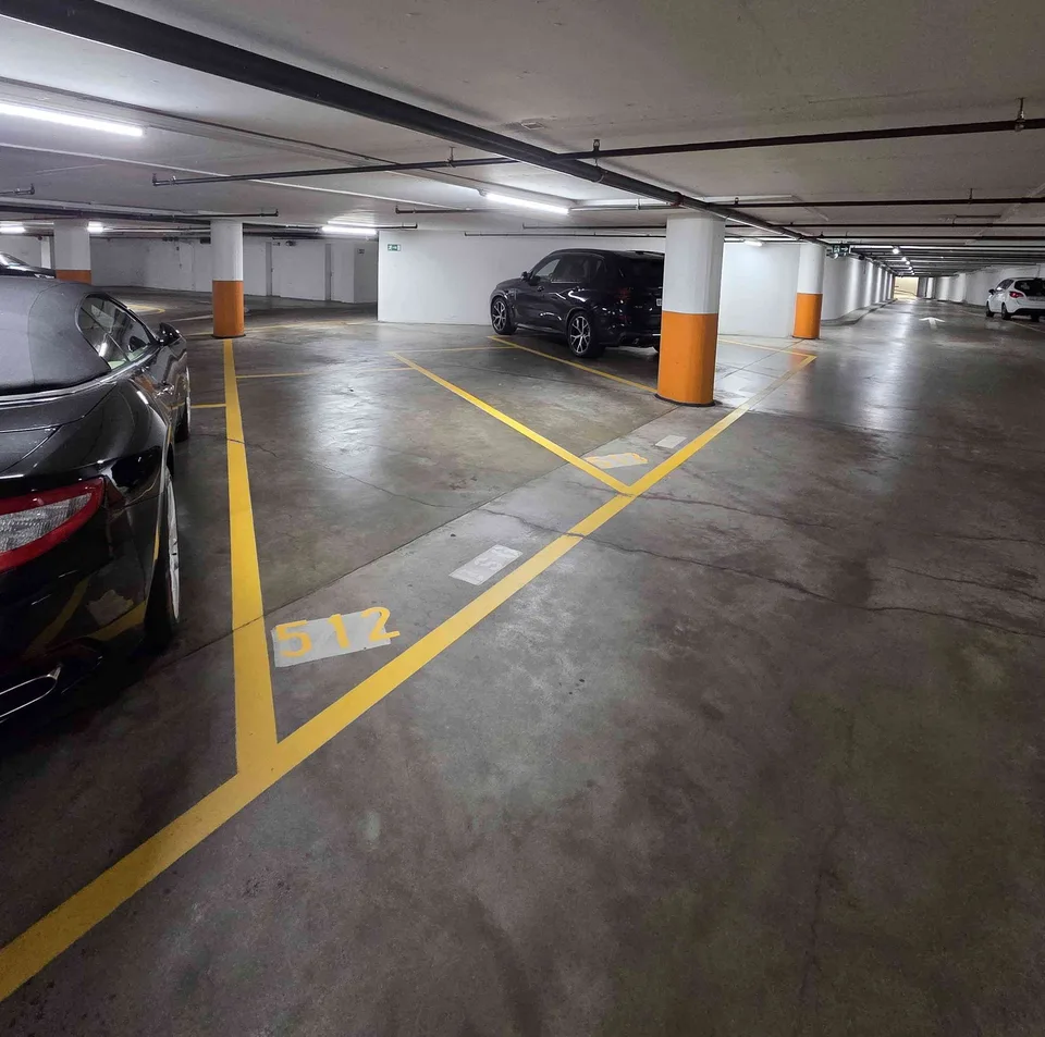 1 oder 2 Autoparkplätze in der Tiefgarage Silberturm