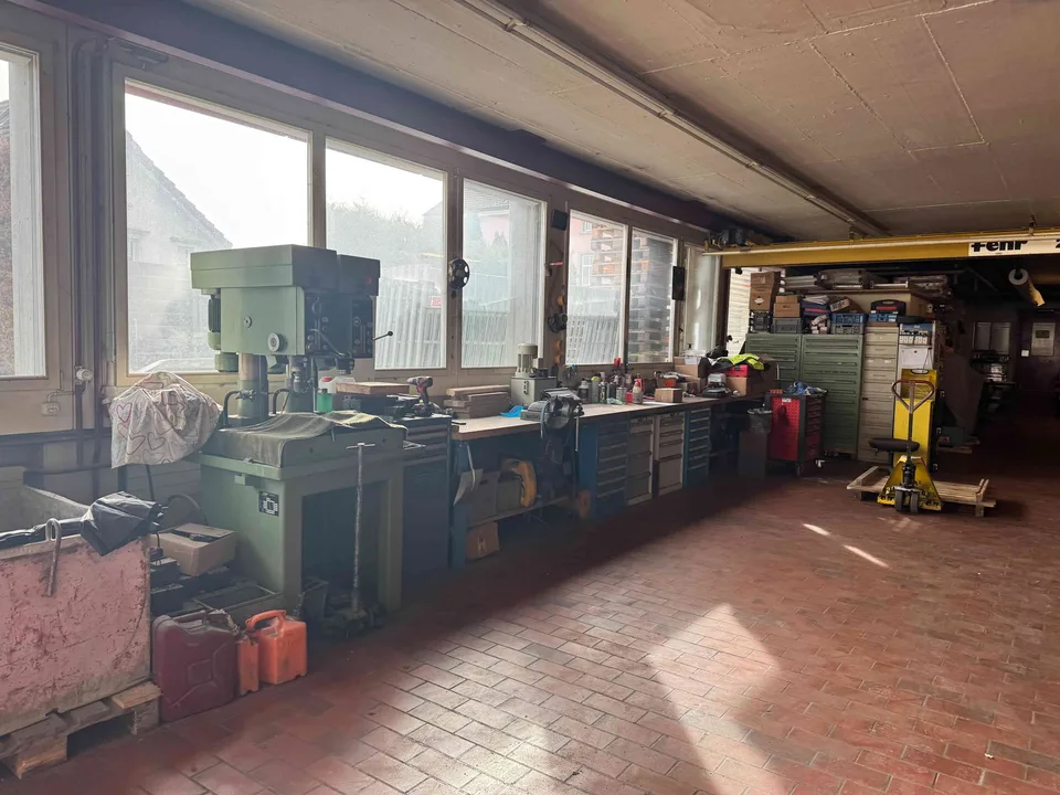 Vielseitige Gewerbe- Industriehalle in Walzenhausen zu vermieten