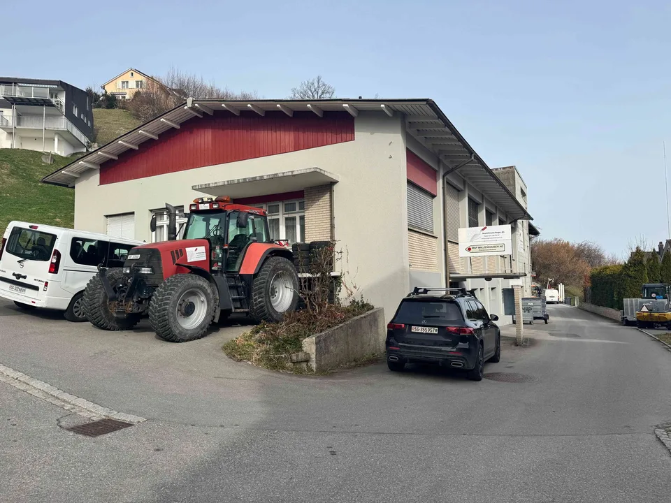 Vielseitige Gewerbe- Industriehalle in Walzenhausen zu vermieten