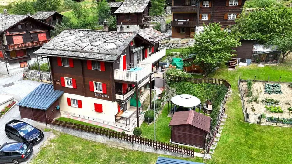 Wohlfühloase mit Gartenidyll & Bergsicht nahe Zermatt