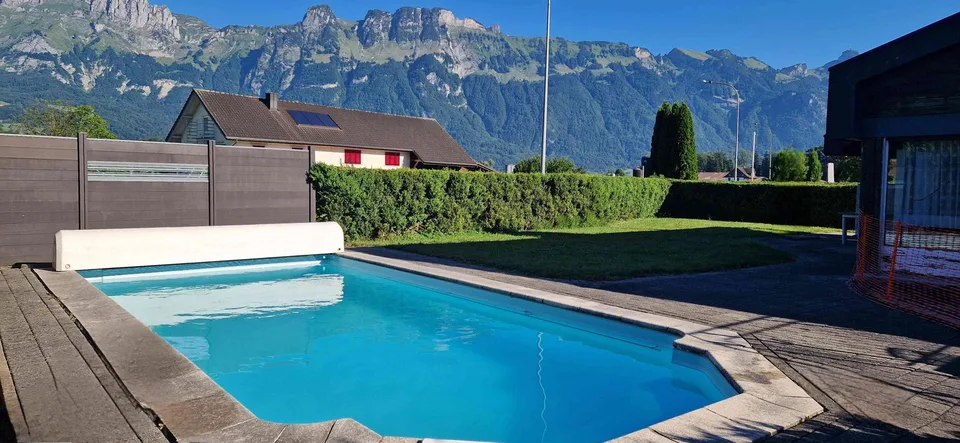 Freistehendes Einfamilienhaus mit Pool – photo 7 of 13