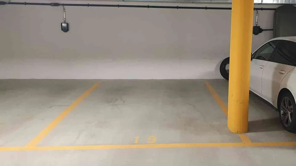 Tiefgaragenplatz zu verkaufen