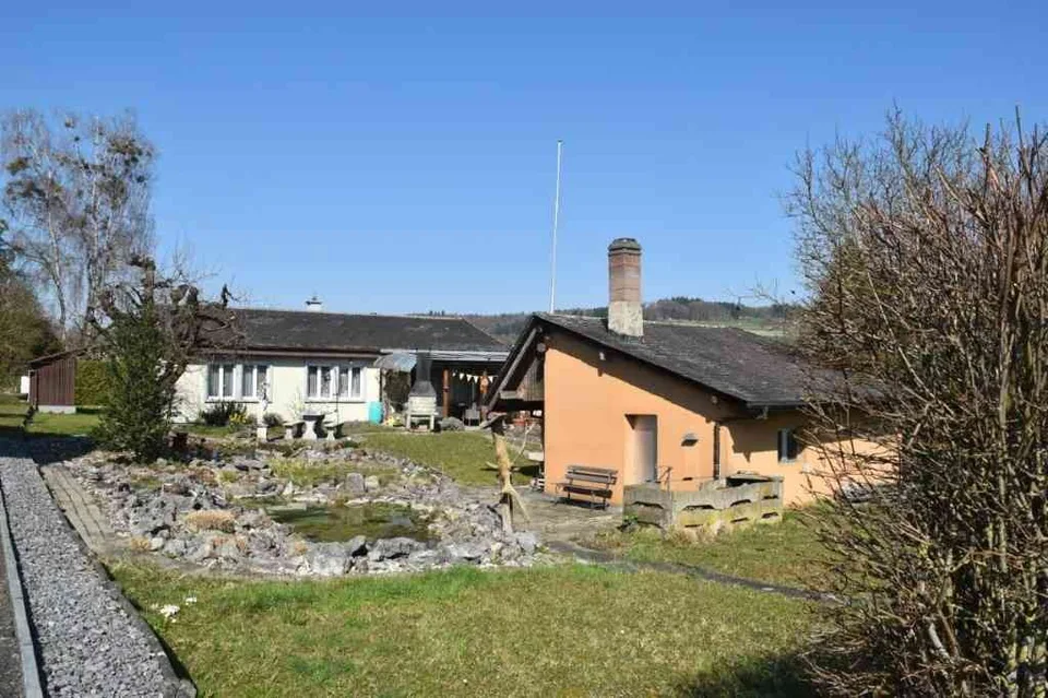 Einfamilienhaus mit eigenem Deich