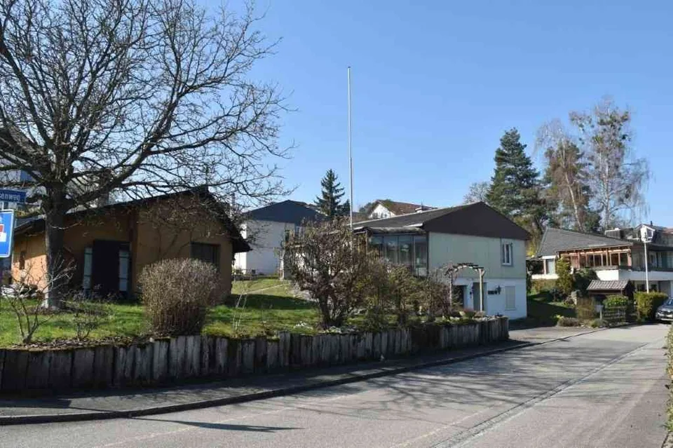 Einfamilienhaus mit eigenem Deich