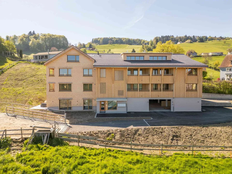 Vollholz 5.5 Zimmer Maisonettewohnung