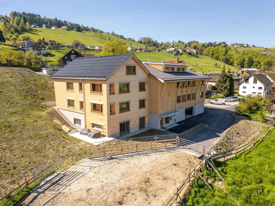 Vollholz 5.5 Zimmer Maisonettewohnung