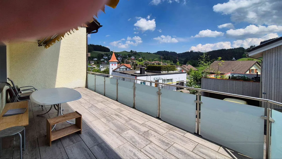 Geräumiges Reihenhaus im ruhigen Nieschberg-Quartier, Herisau